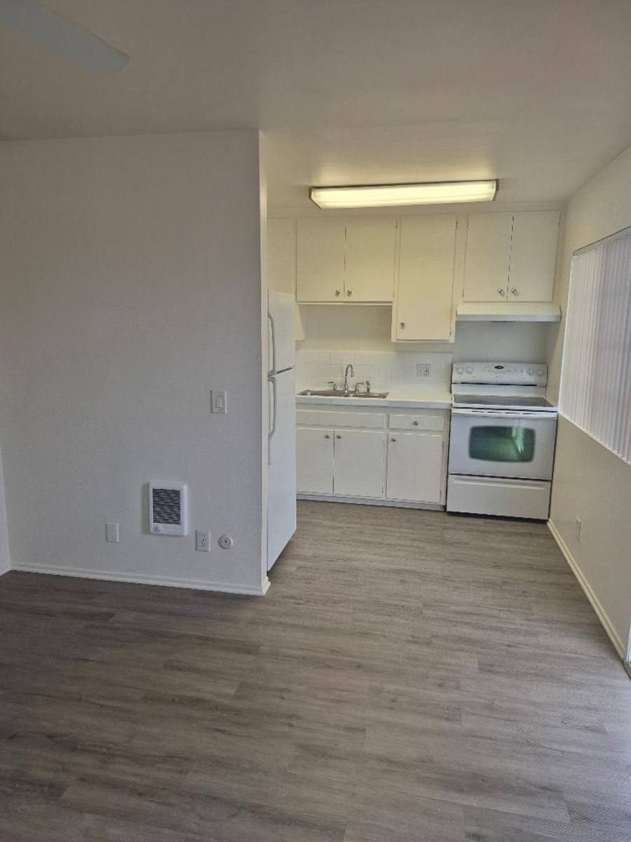 Apartment for rent at 1917, 1919 & 1921 Maple Ave, Costa Mesa, CA 92627