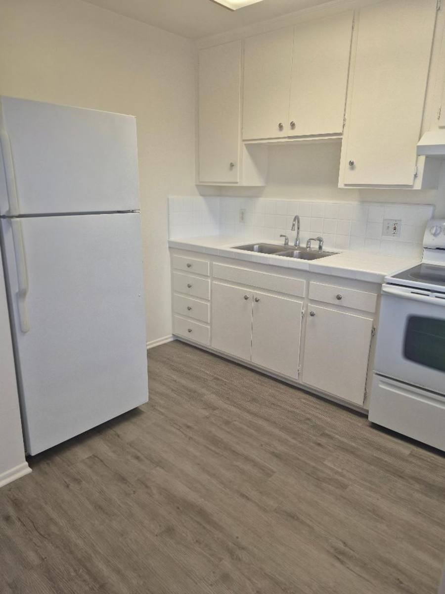 Apartment for rent at 1917, 1919 & 1921 Maple Ave, Costa Mesa, CA 92627