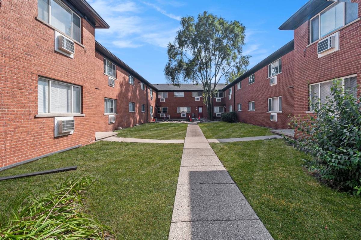 629 Maple Rd, Clawson, MI 48017 - Apartment for Rent - Image 7