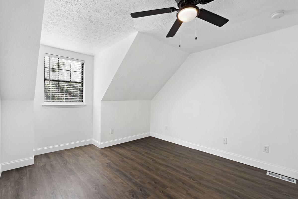 Townhouse for rent at 304 Deerpoint Dr, Hendersonville, TN 37075