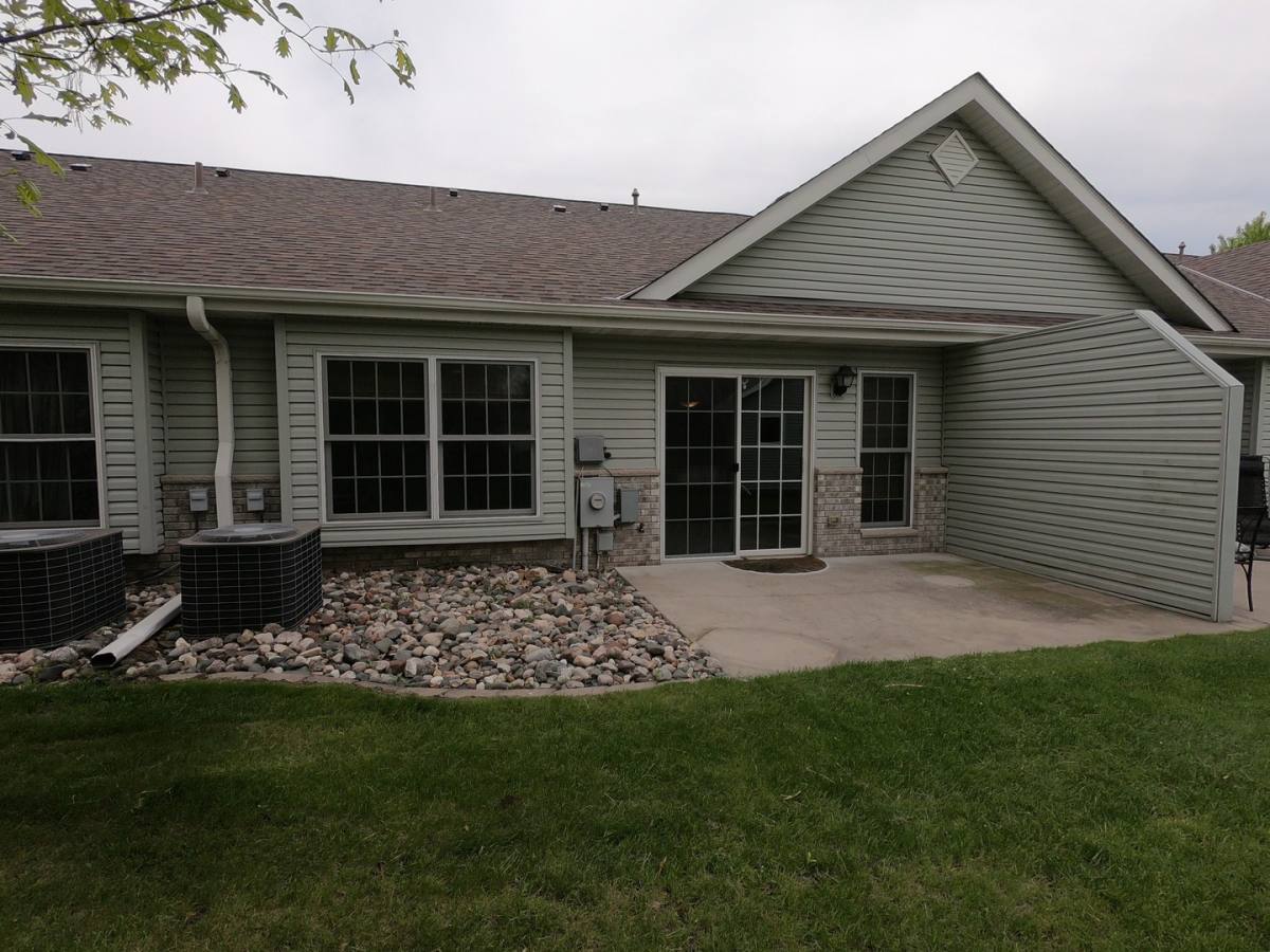 Townhouse for rent at 763 Rockford Ave E, Delano, MN 55328