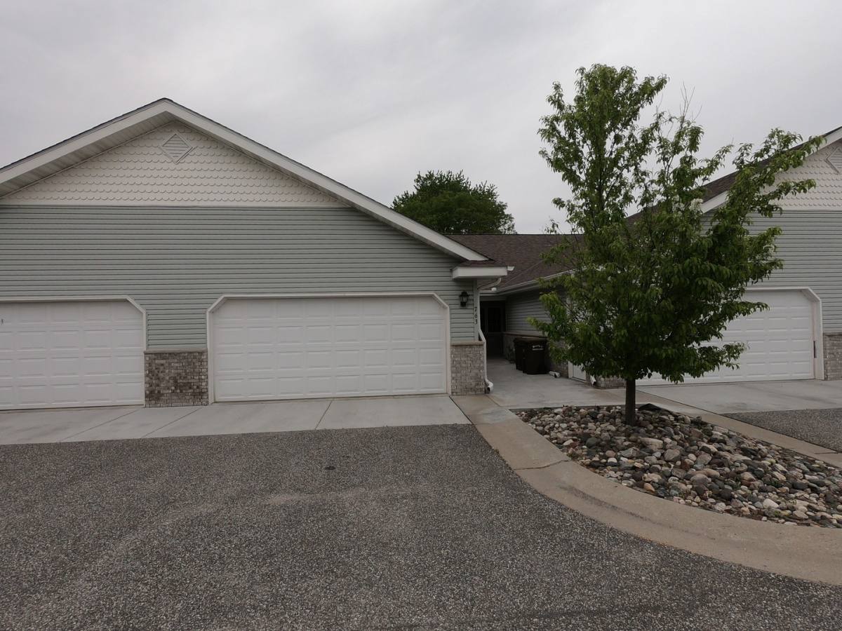 Townhouse for rent at 763 Rockford Ave E, Delano, MN 55328
