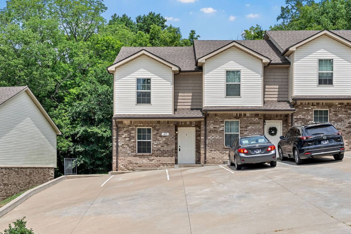 Apartment for rent at 431 Glenstone Springs Rd, Clarksville, TN 37043