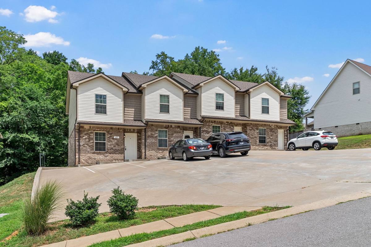 Apartment for rent at 431 Glenstone Springs Rd, Clarksville, TN 37043