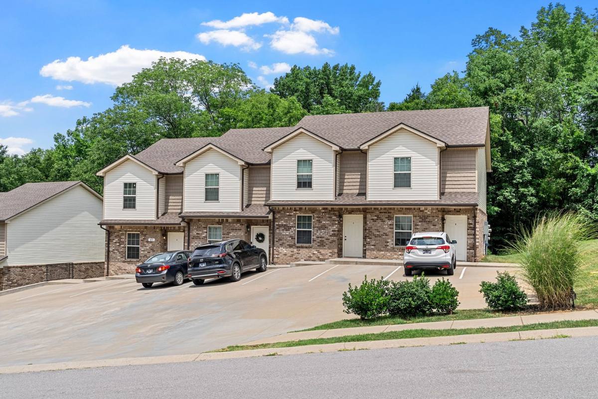Apartment for rent at 431 Glenstone Springs Rd, Clarksville, TN 37043