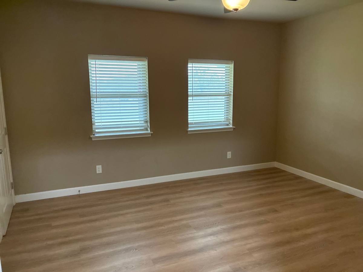 House for rent at 373 Cross Rd, Kingsbury, TX 78638