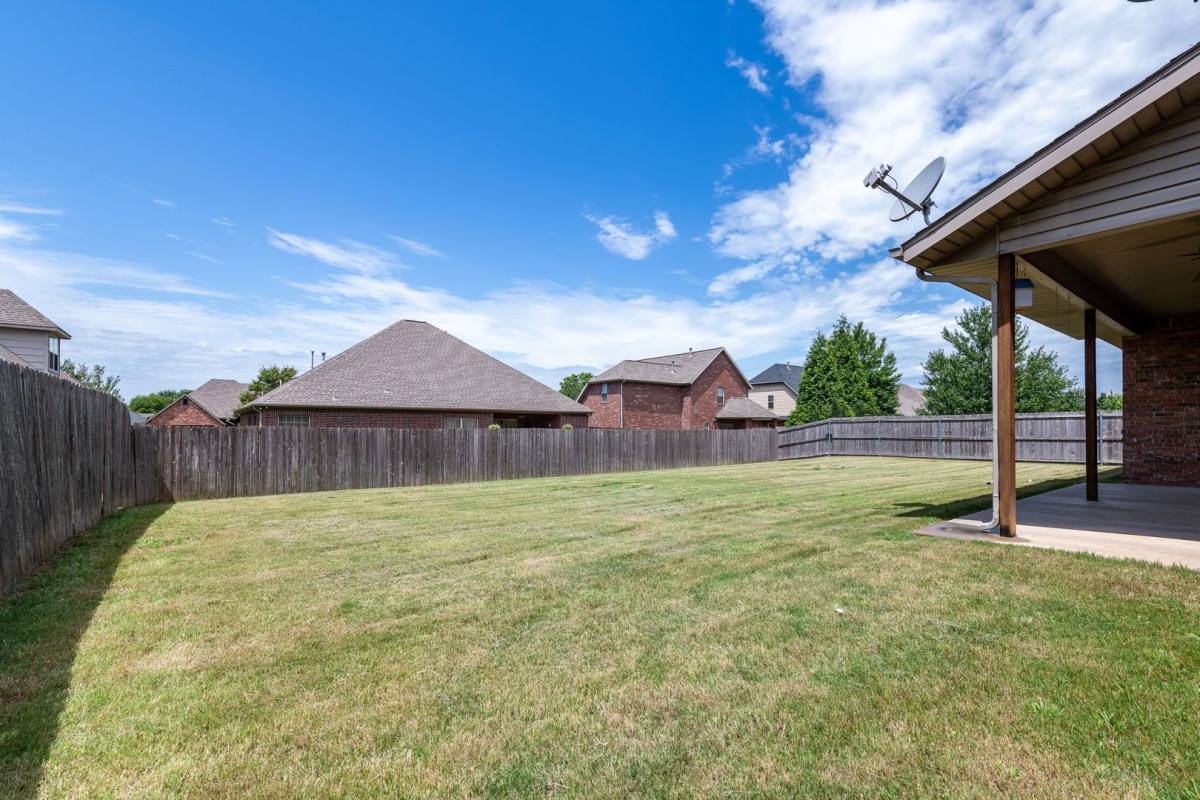 House for rent at 3902 SW Banbury Dr, Bentonville, AR 72713