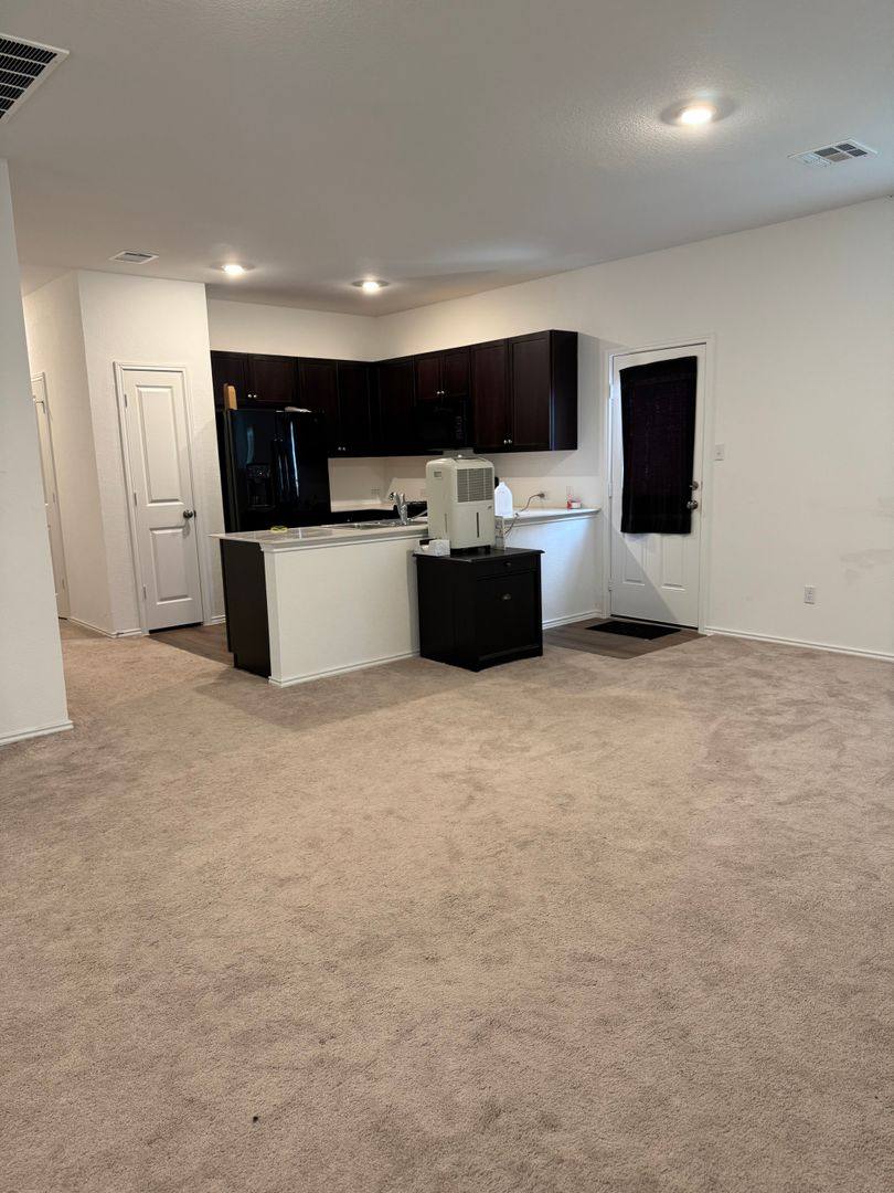 House for rent at 184 Agate Cliff Dr, Maxwell, TX 78656