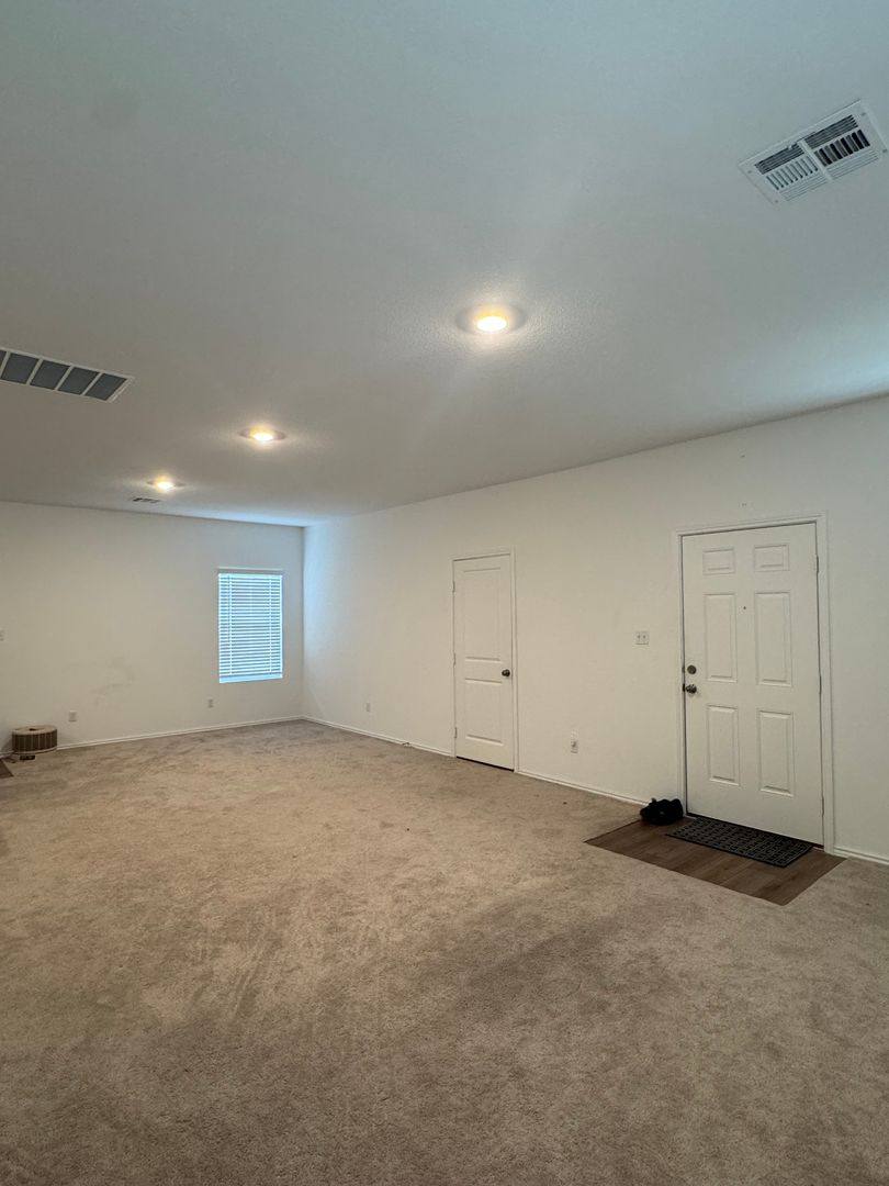 House for rent at 184 Agate Cliff Dr, Maxwell, TX 78656