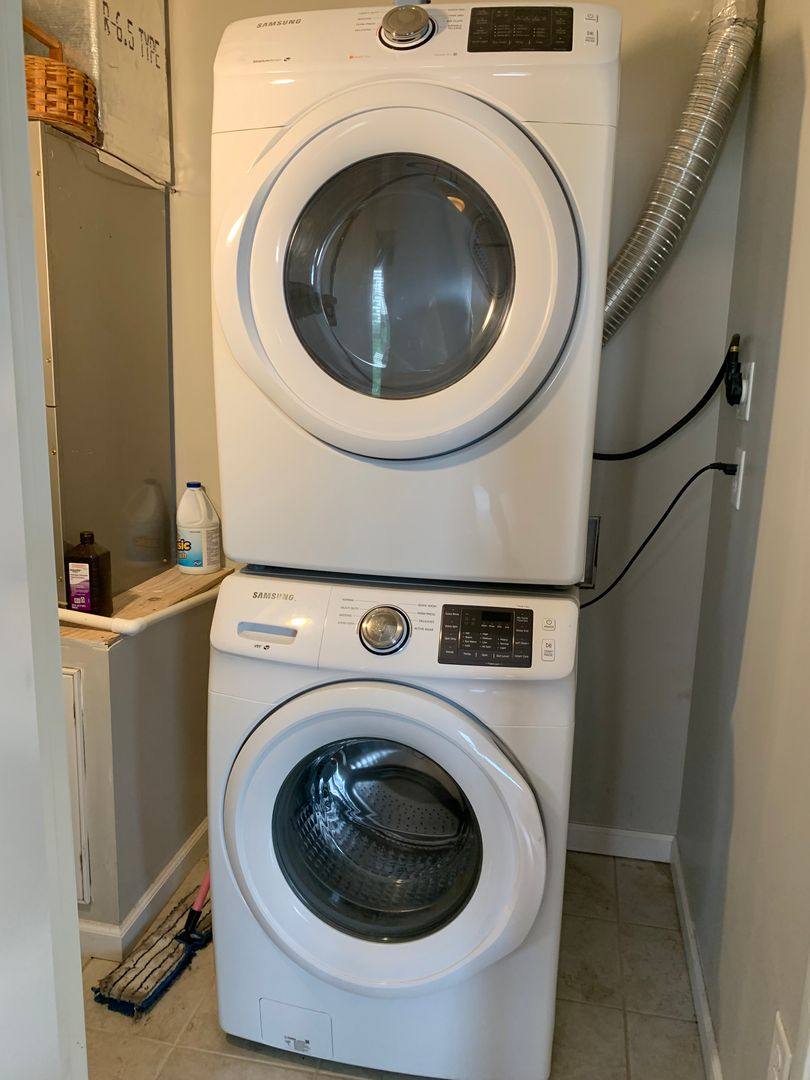Apartment for rent at 109 Pendleton St, Marion, VA 24354