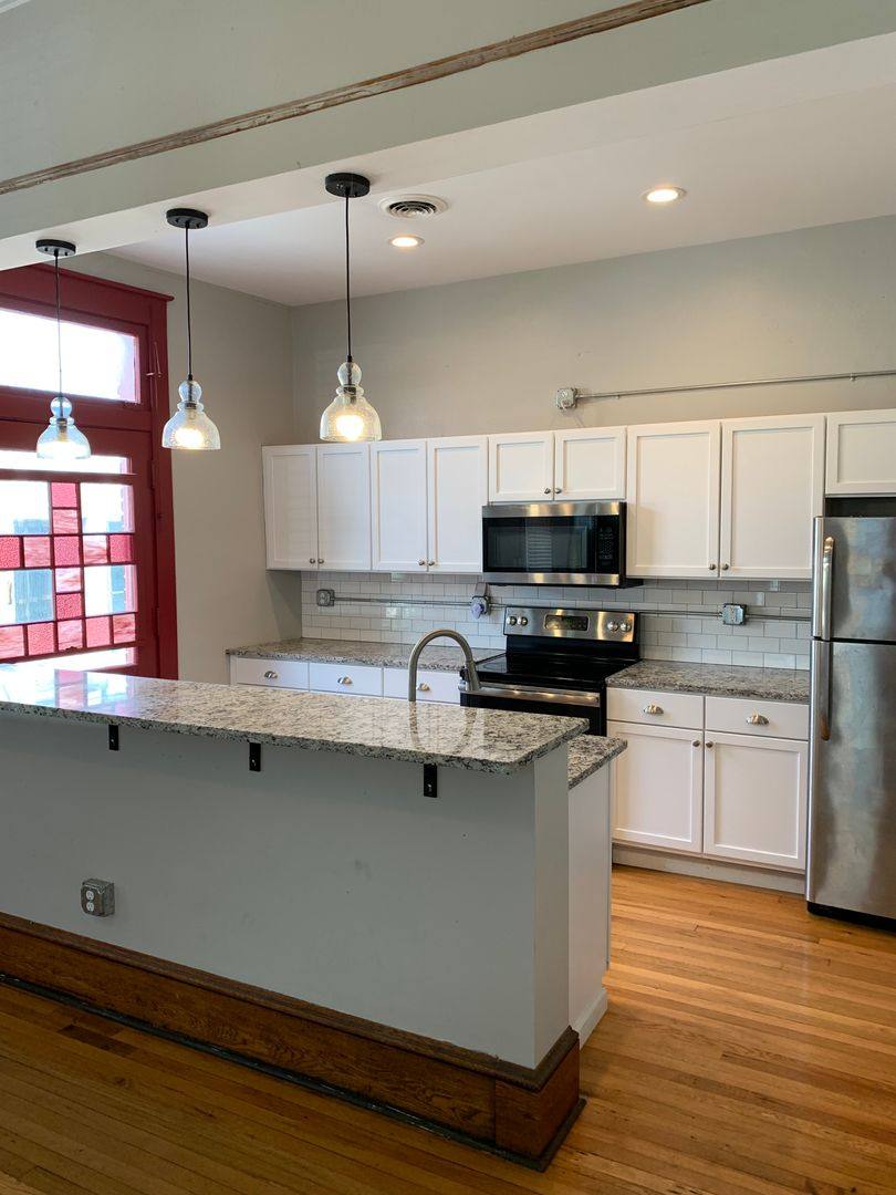 Apartment for rent at 109 Pendleton St, Marion, VA 24354