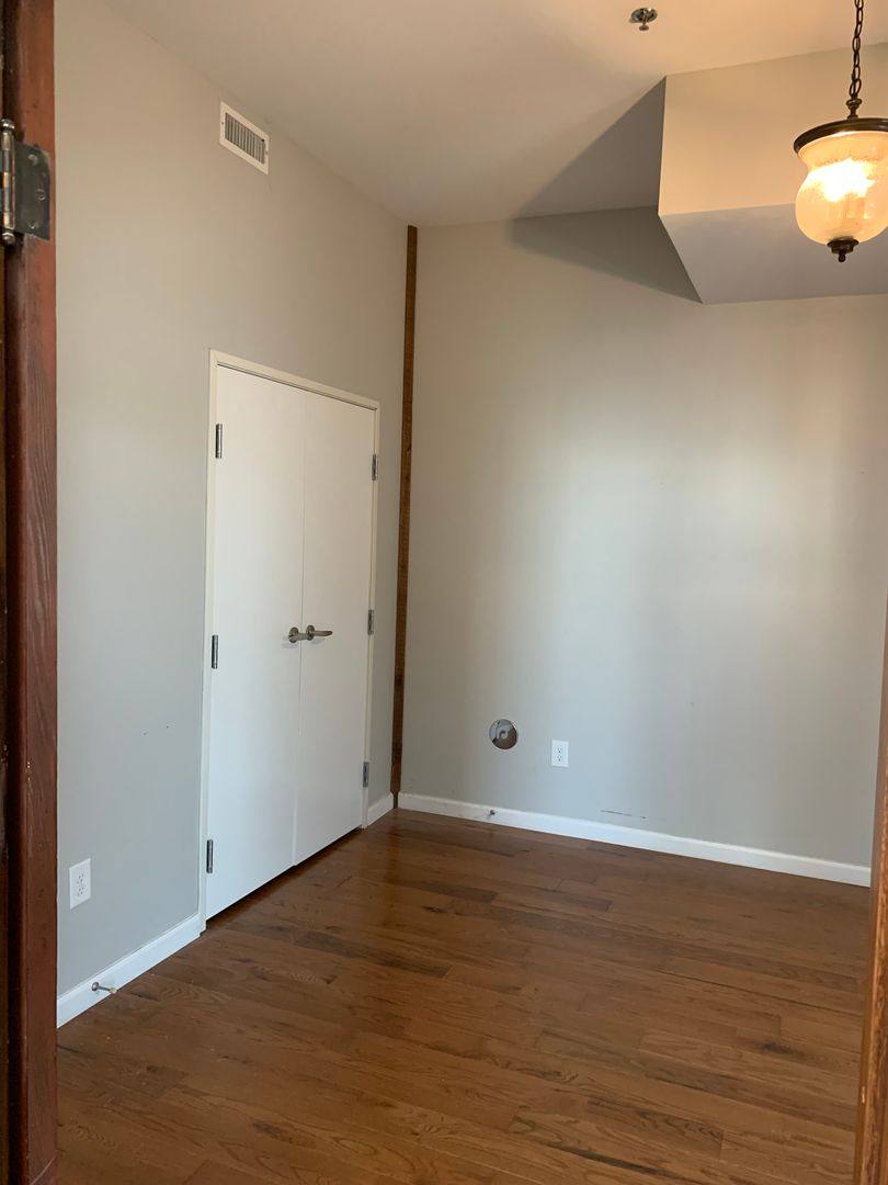 Apartment for rent at 109 Pendleton St, Marion, VA 24354