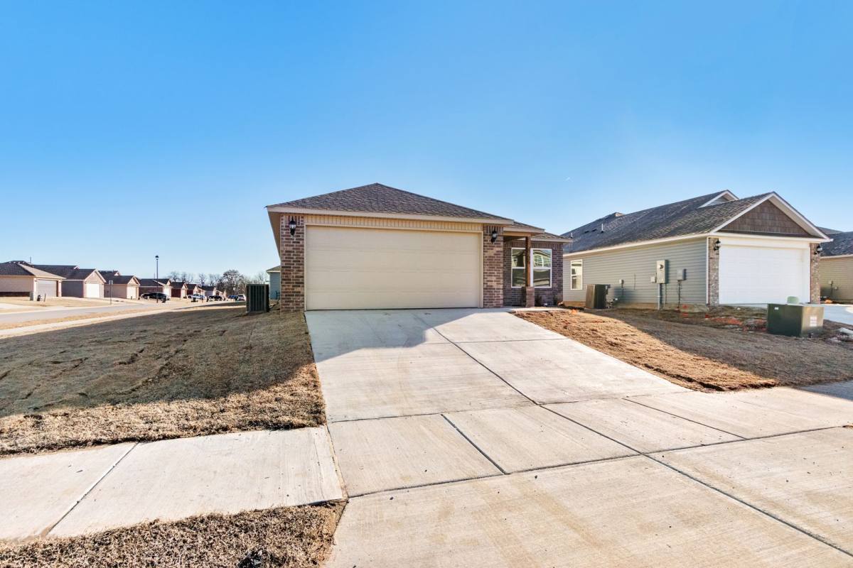 House for rent at 846 E Sparrow Way, Fayetteville, AR 72701