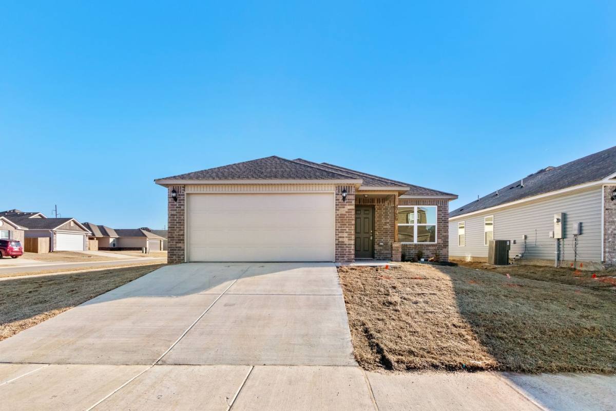 House for rent at 846 E Sparrow Way, Fayetteville, AR 72701