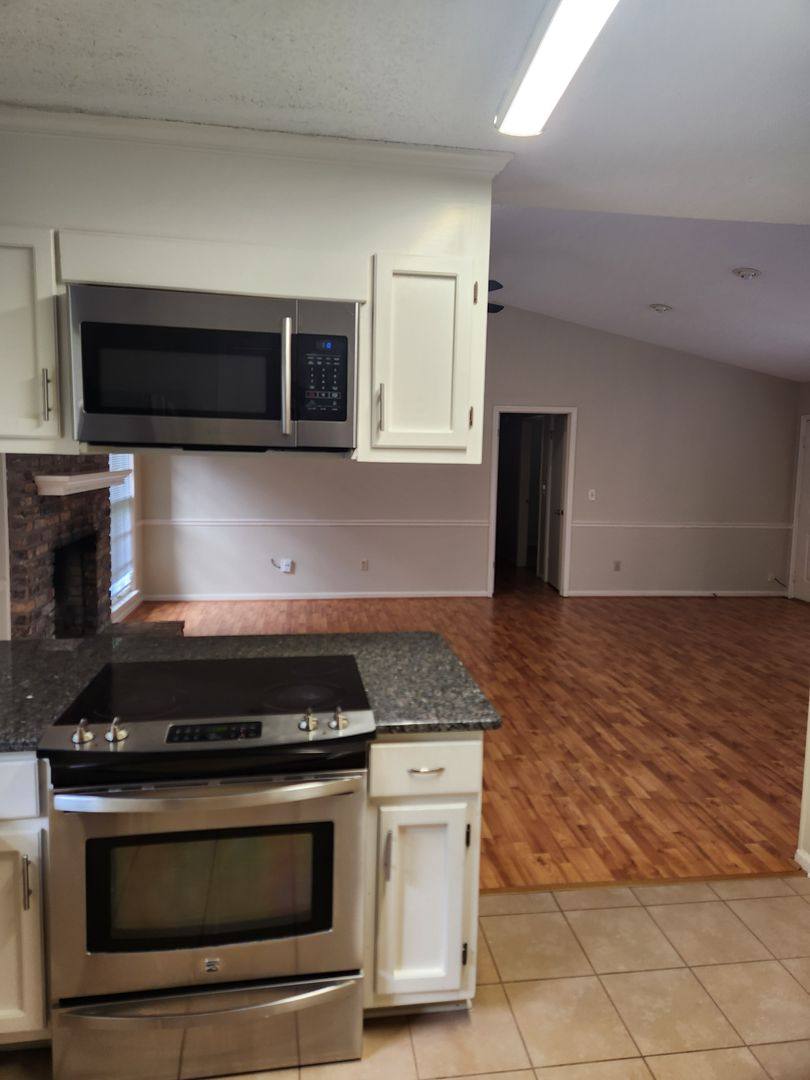 House for rent at 1706 37th St NE, Tuscaloosa, AL 35406