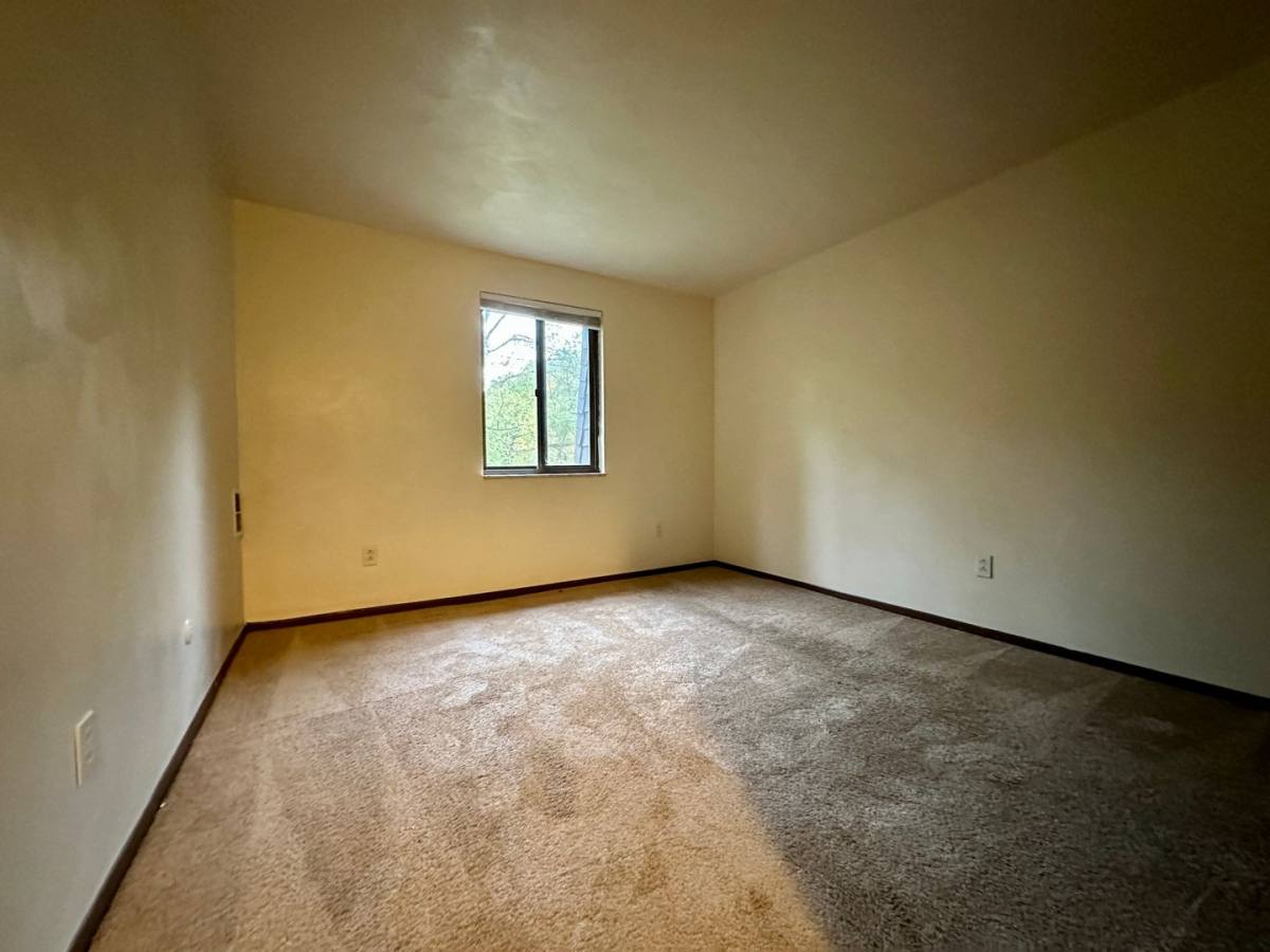 Apartment for rent at 105 Kellywood Manor, New Kensington, PA 15068