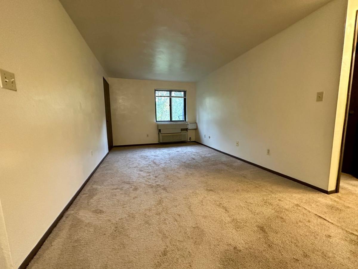 Apartment for rent at 105 Kellywood Manor, New Kensington, PA 15068