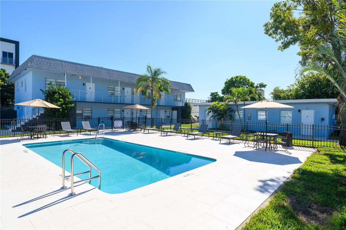 Apartment for rent at 1020 N Victoria Park Rd, Fort Lauderdale, FL 33304