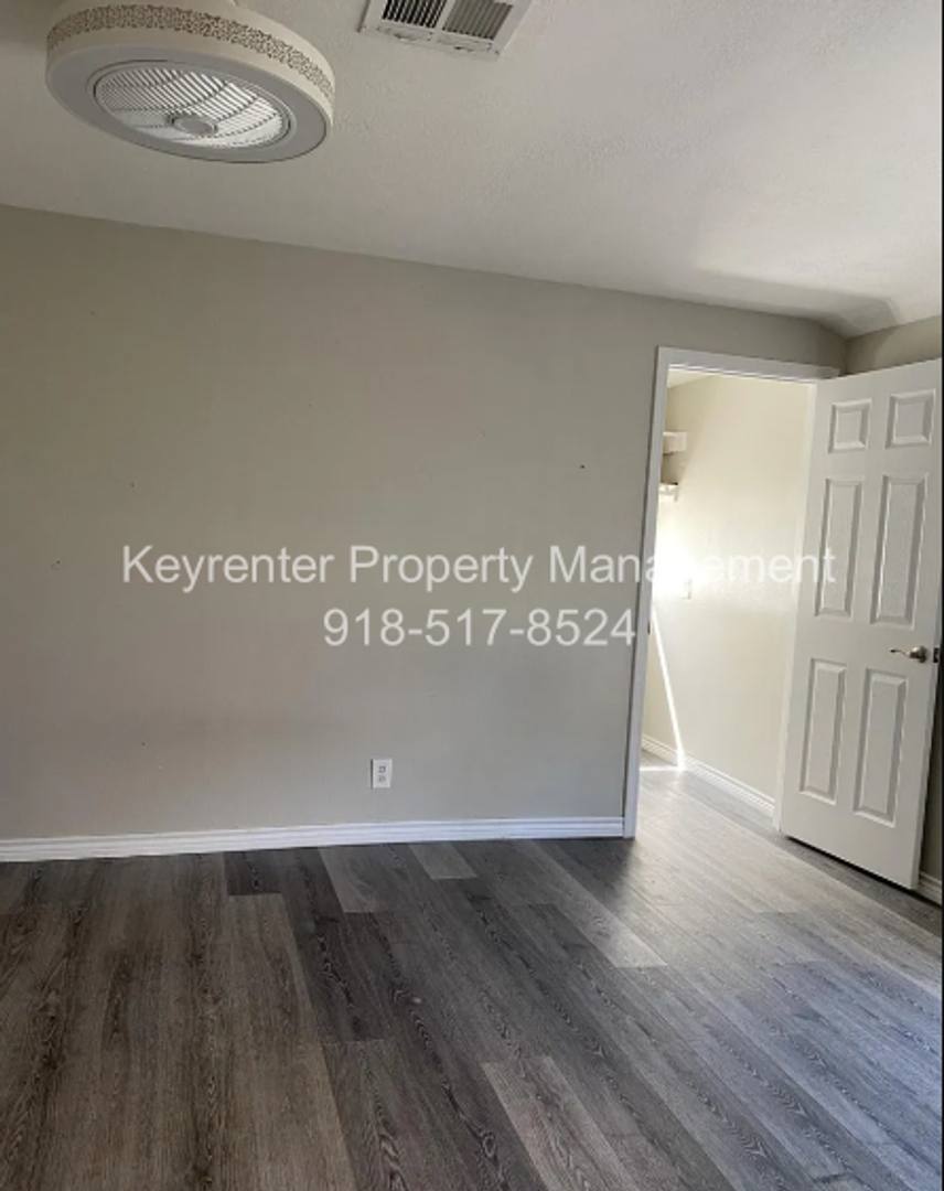 House for rent at 317 E Will Roger Blvd, Claremore, OK 74017