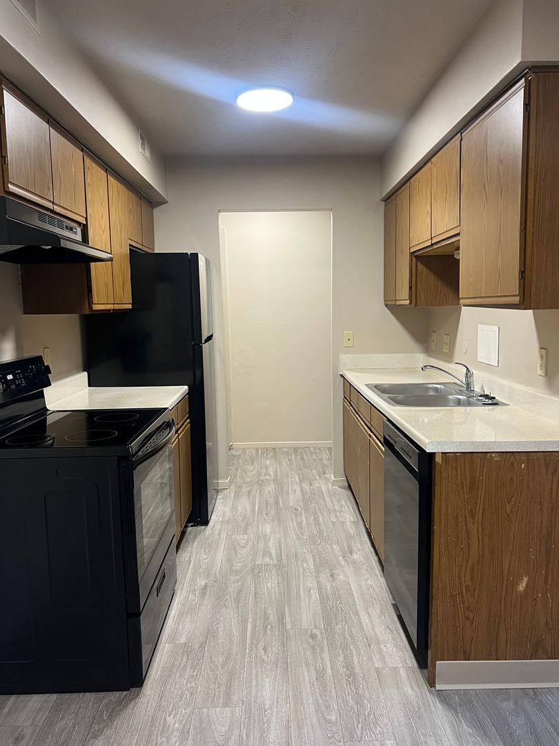 Apartment for rent at 10919 Cottonwood Lane, Omaha, NE 68164