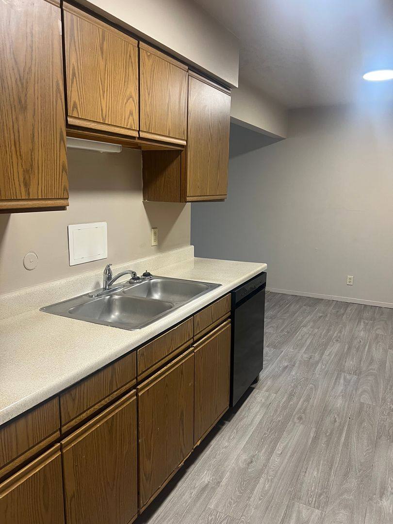 Apartment for rent at 10919 Cottonwood Lane, Omaha, NE 68164