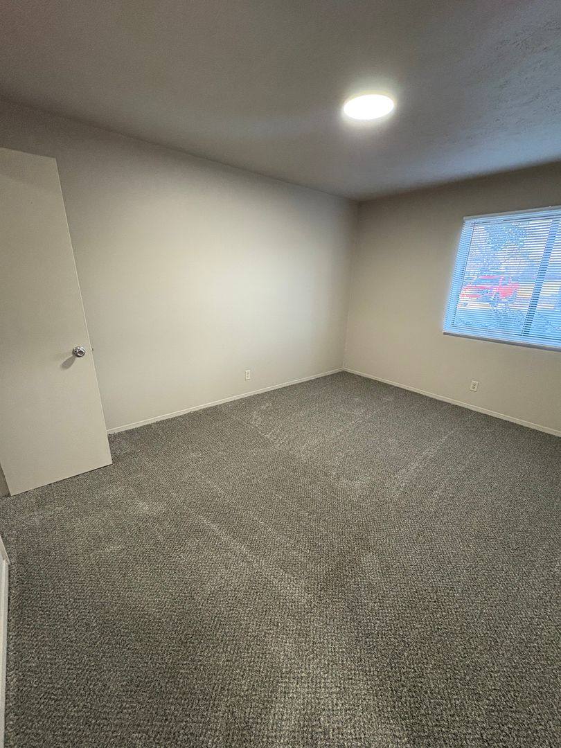 Apartment for rent at 10919 Cottonwood Lane, Omaha, NE 68164