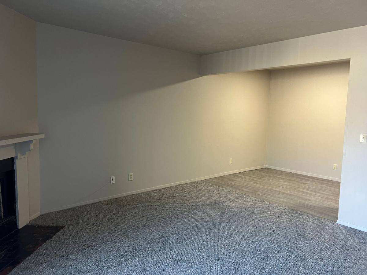 Apartment for rent at 10919 Cottonwood Lane, Omaha, NE 68164
