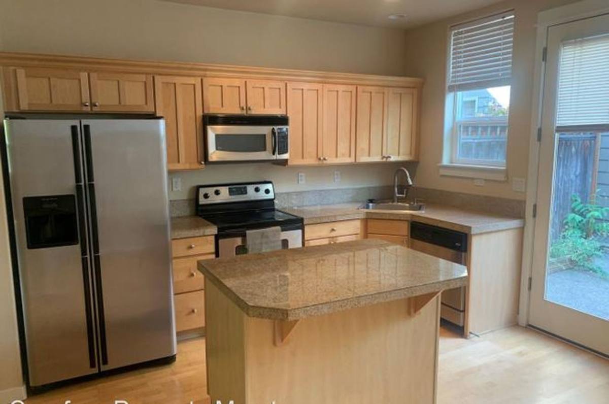 Apartment for rent at 8628 SE 9th Ave, Portland, OR 97202