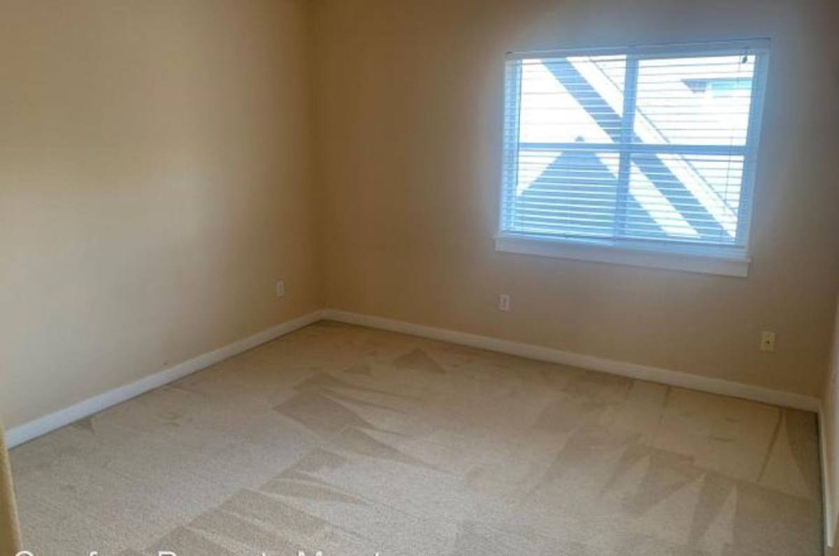 Apartment for rent at 8628 SE 9th Ave, Portland, OR 97202