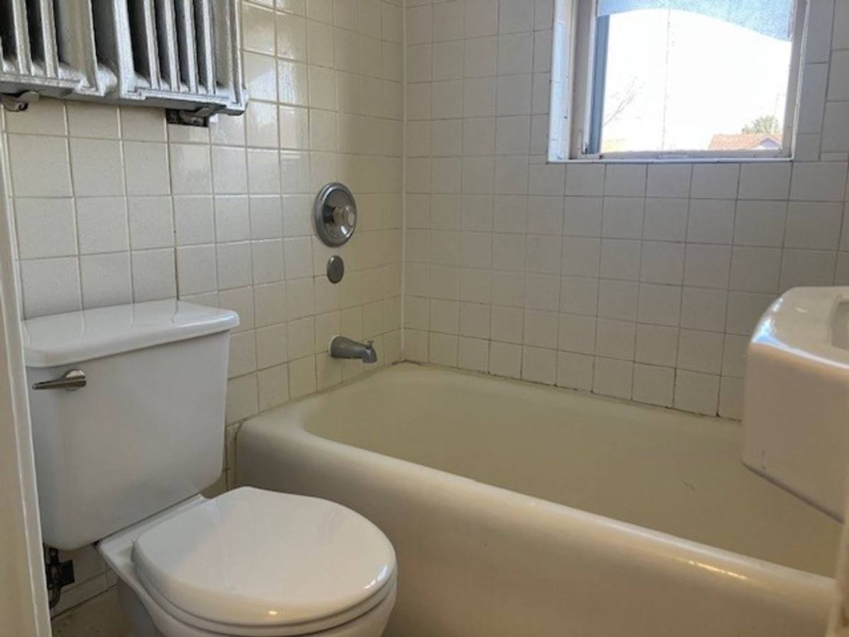 Apartment for rent at 1108 Wisconsin Ave, Racine, WI 53403