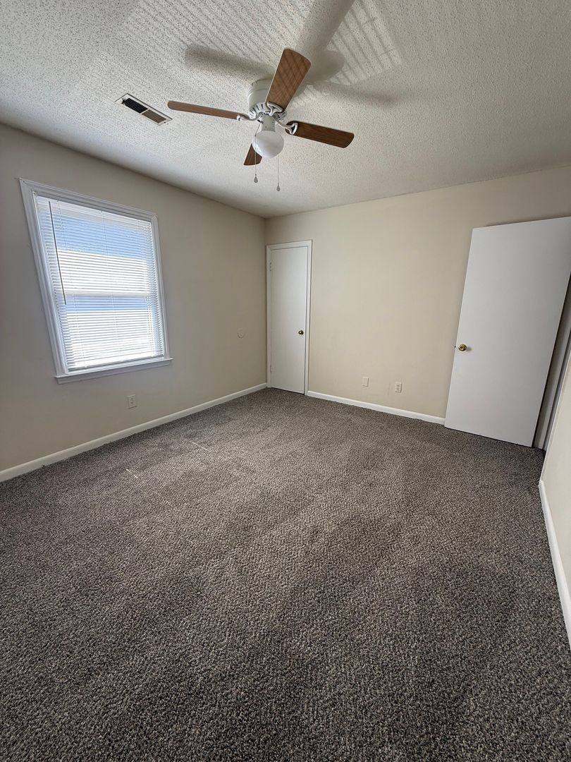 Apartment for rent at 904 Verdant Dr, Greenville, NC 27858