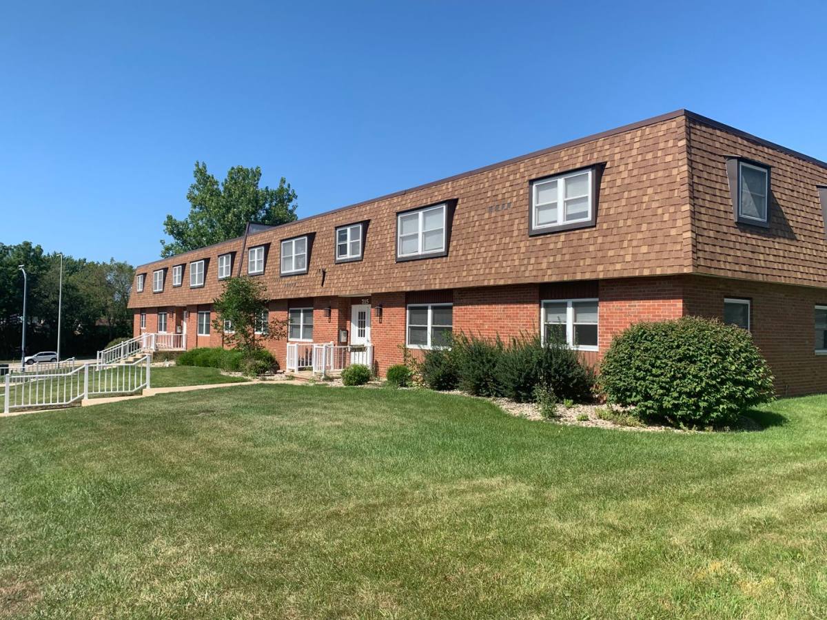 Apartment for rent at 7107-7115 Miramar Dr, Peoria, IL 61614