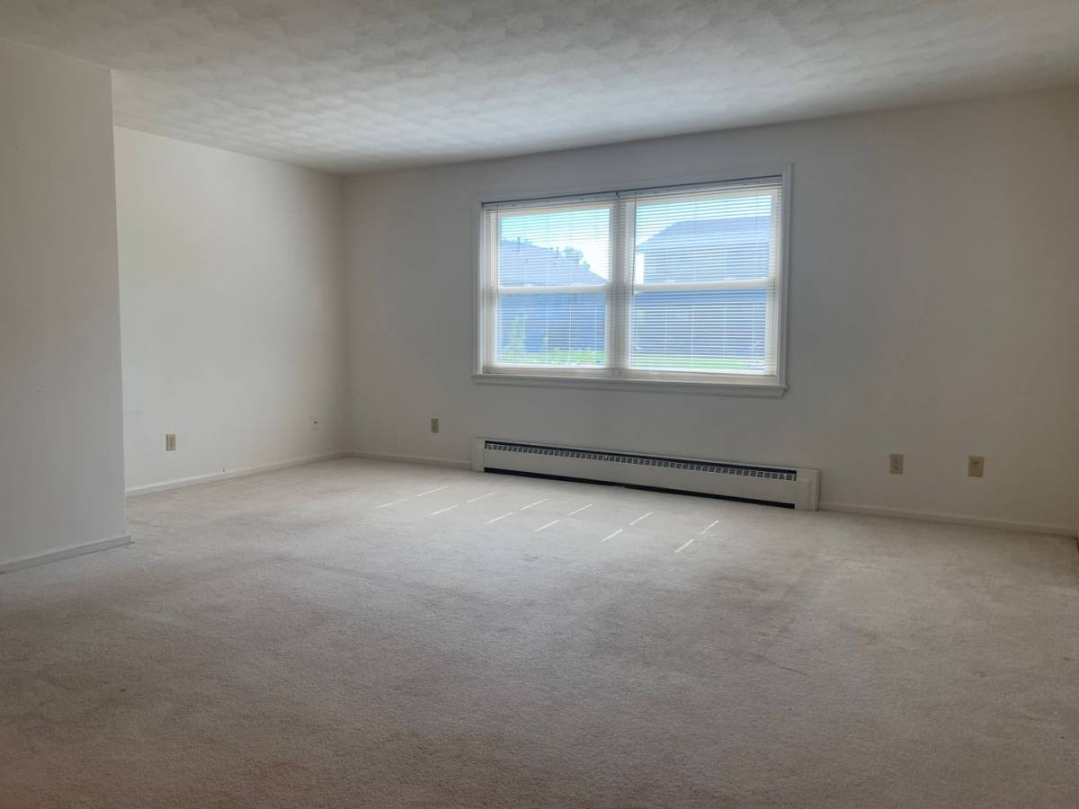 Apartment for rent at 7107-7115 Miramar Dr, Peoria, IL 61614