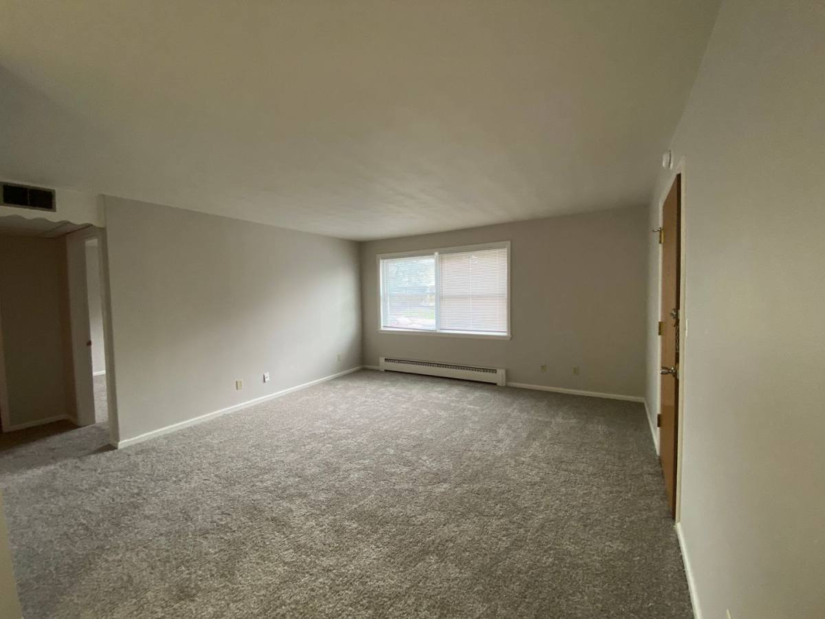 Apartment for rent at 7107-7115 Miramar Dr, Peoria, IL 61614