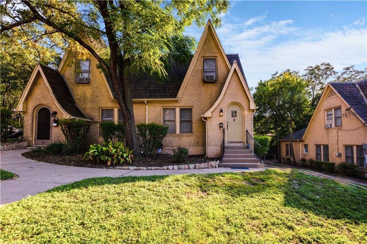 Townhouse for rent at 407 E 32nd St #B, Austin, TX 78705