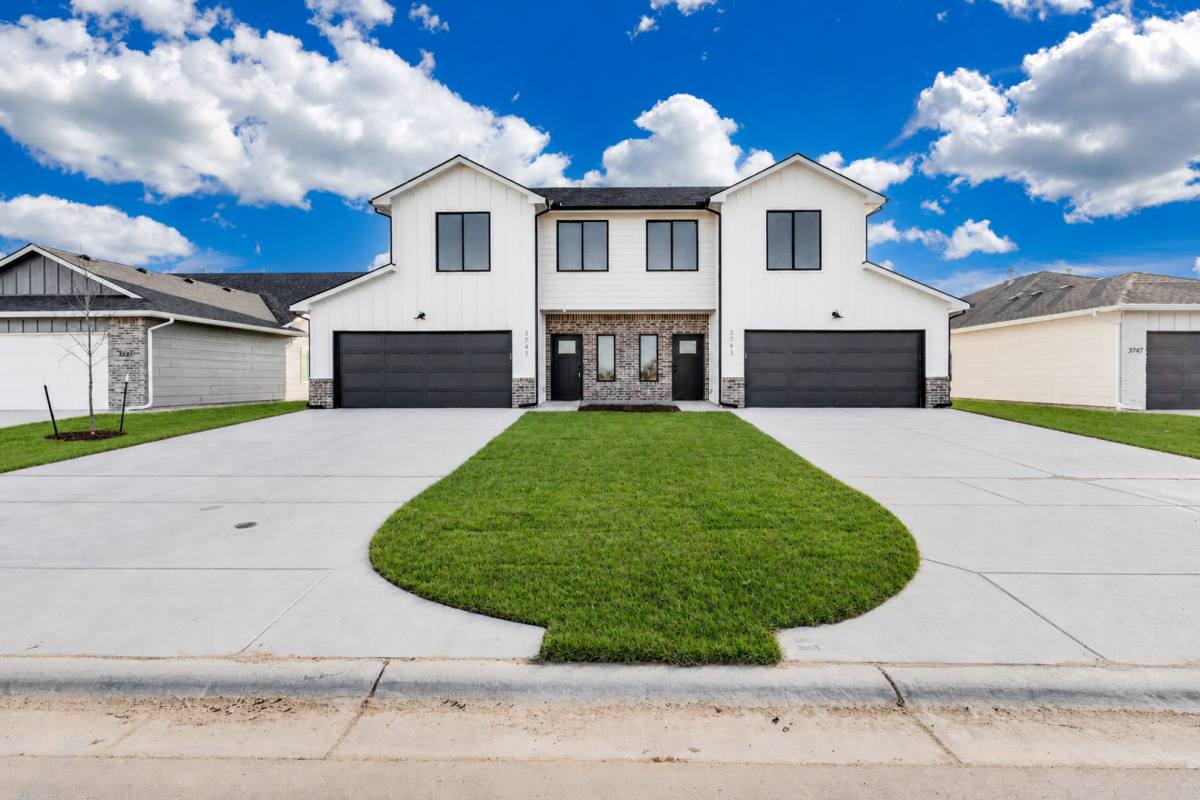 Apartment for rent at 5414 N Brisk Bay Circle, Maize, KS 67101