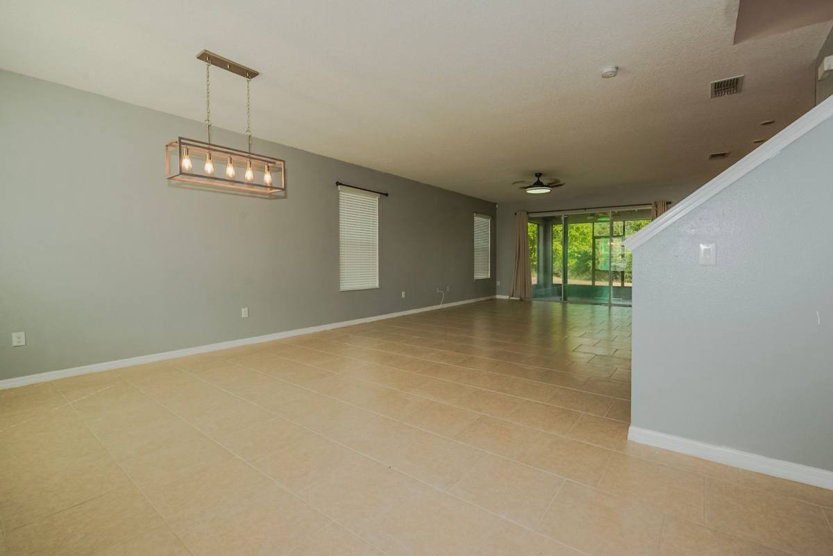 House for rent at 633 Ogelthorpe Dr, Davenport, FL 33897