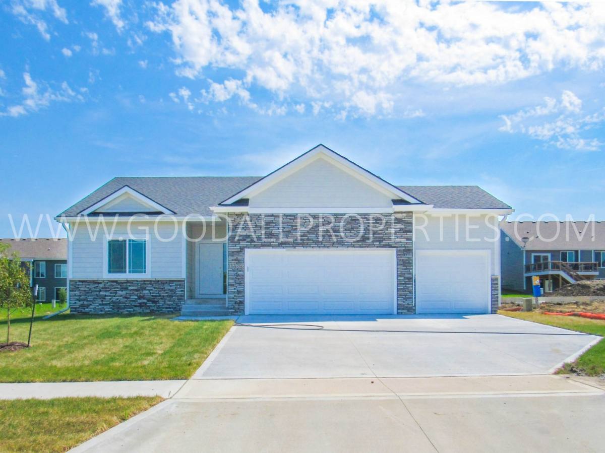 House for rent at 16656 Wilden Dr, Clive, IA 50325