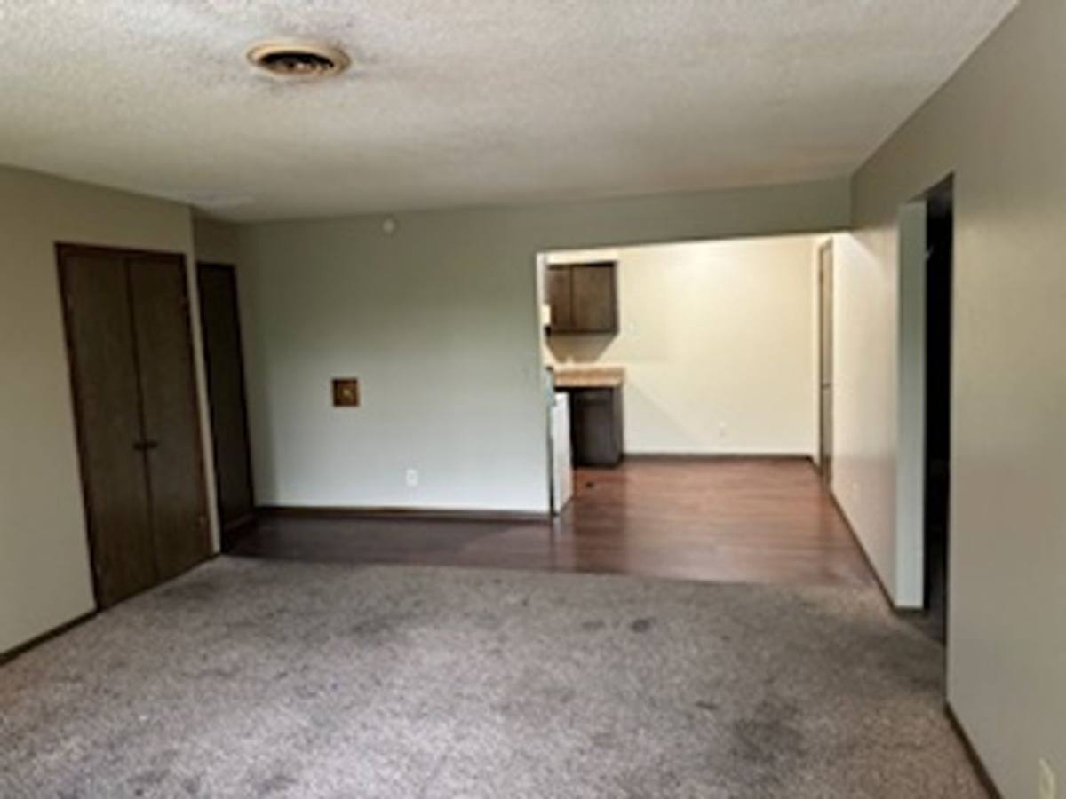 Apartment for rent at 1225 Langley Rd, Waterloo, IA 50702