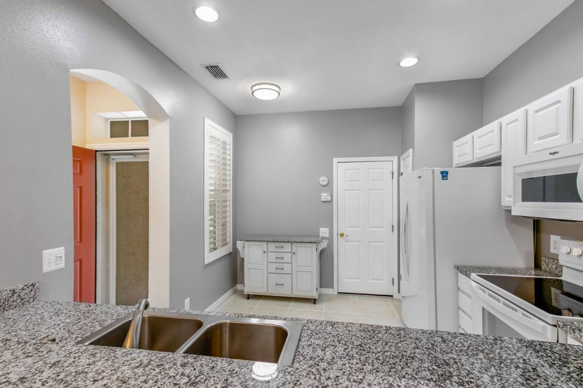 Townhouse for rent at 3326 Covered Bridge Dr W, Dunedin, FL 34698