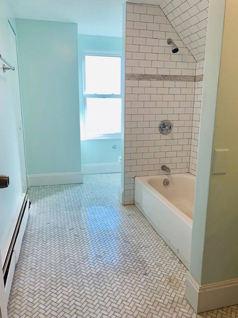 Apartment for rent at 211 S Saint Clair St, Pittsburgh, PA 15206