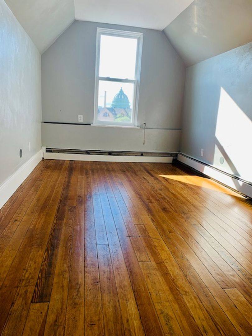 Apartment for rent at 211 S Saint Clair St, Pittsburgh, PA 15206