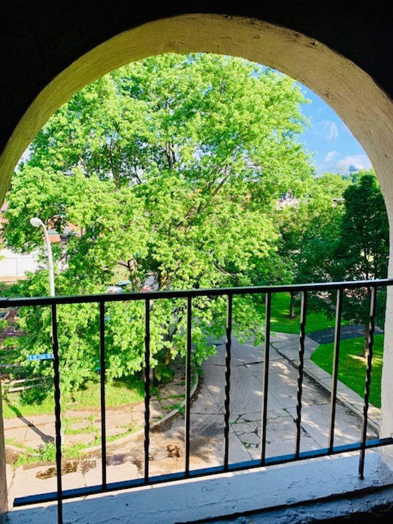 Apartment for rent at 211 S Saint Clair St, Pittsburgh, PA 15206