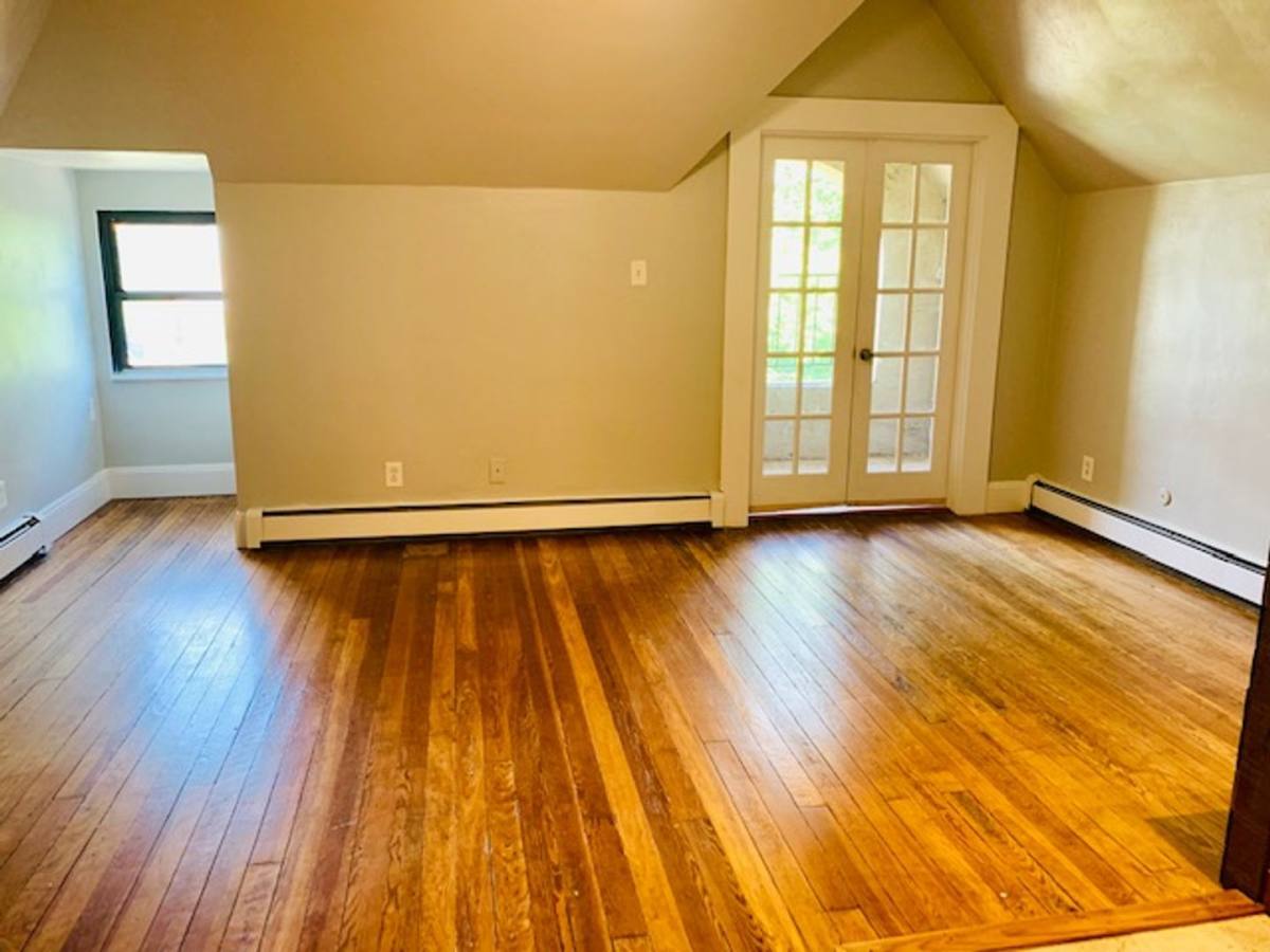 Apartment for rent at 211 S Saint Clair St, Pittsburgh, PA 15206