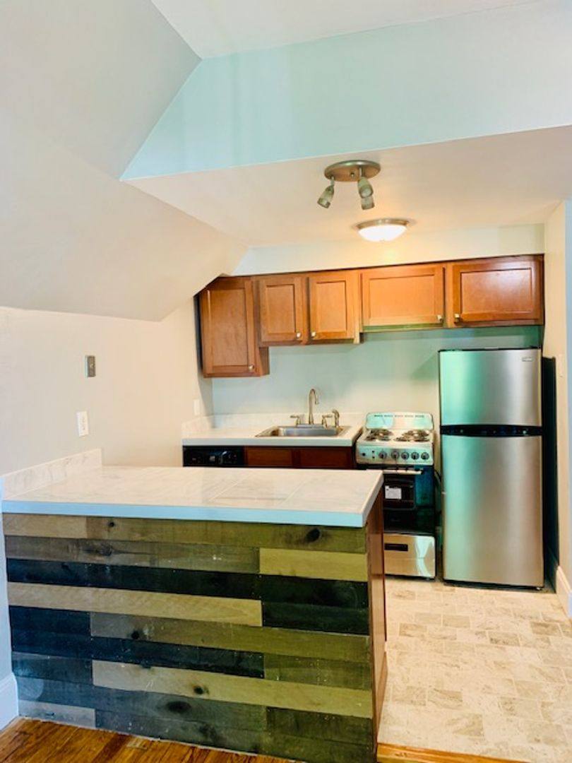 Apartment for rent at 211 S Saint Clair St, Pittsburgh, PA 15206