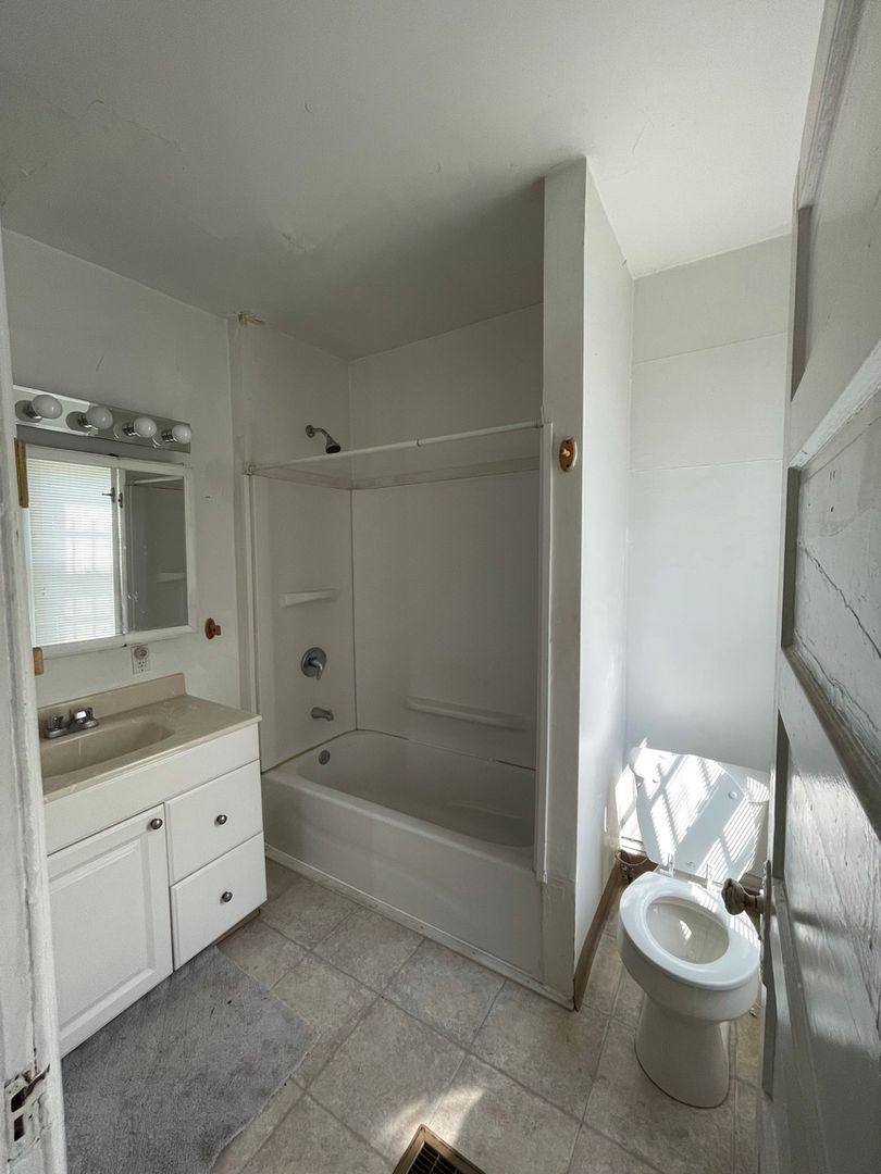 Townhouse for rent at 231 Ashworth Place, Syracuse, NY 13210