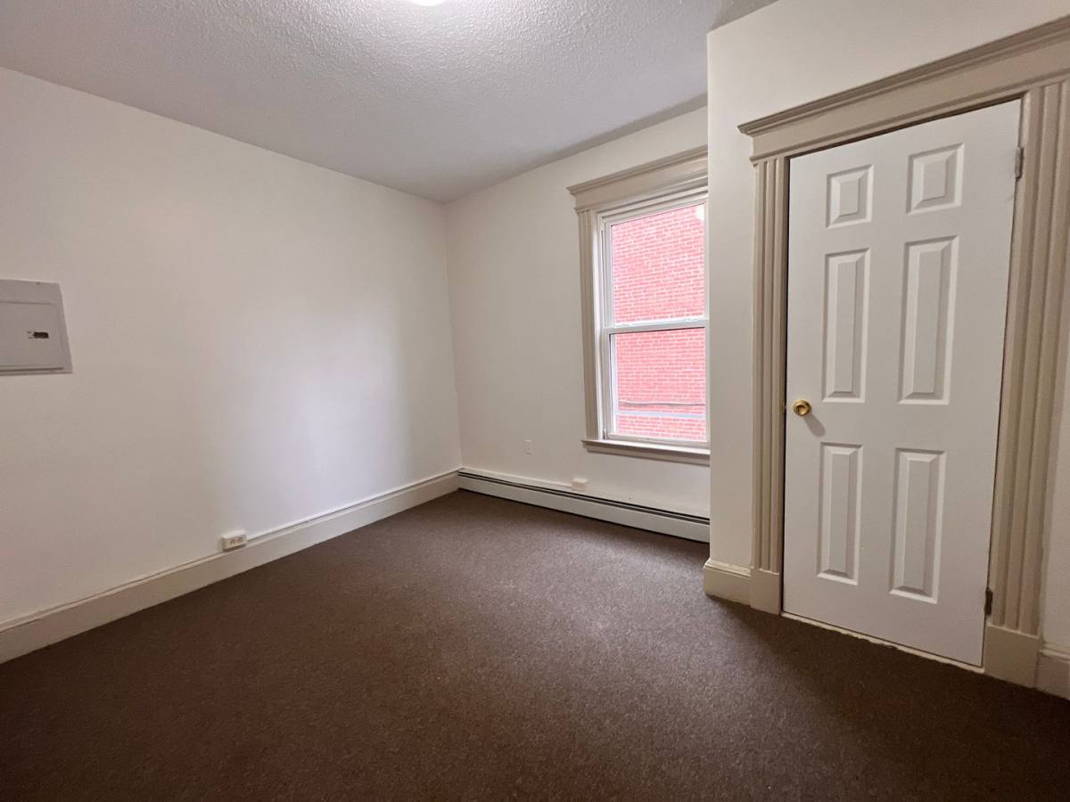 Apartment for rent at 35-37 Bond St, Hartford, CT 06114