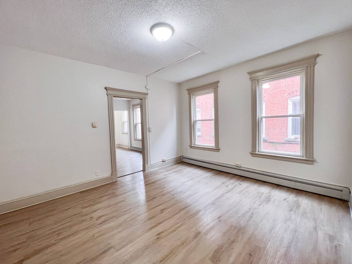 Apartment for rent at 35-37 Bond St, Hartford, CT 06114