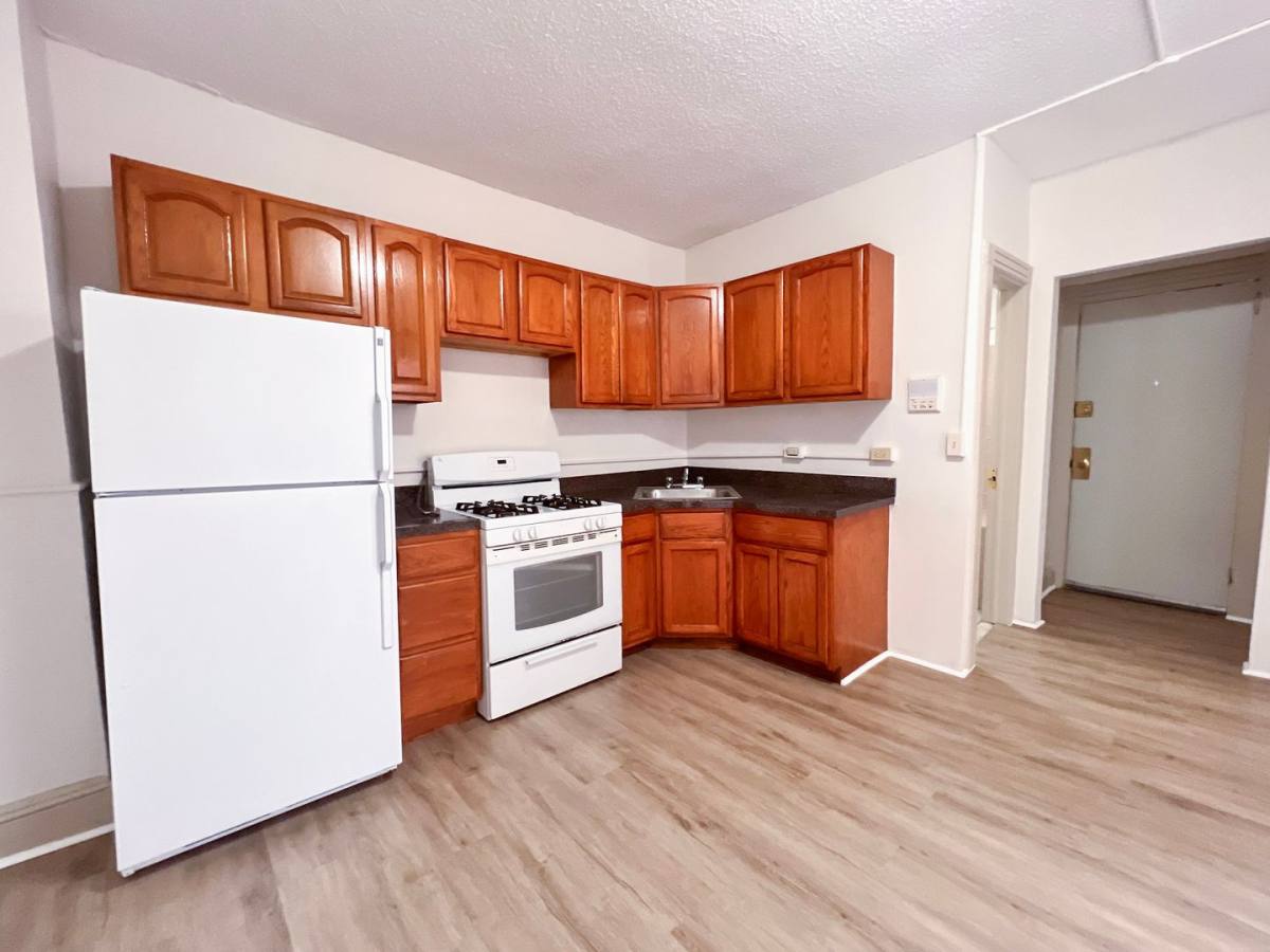 Apartment for rent at 35-37 Bond St, Hartford, CT 06114