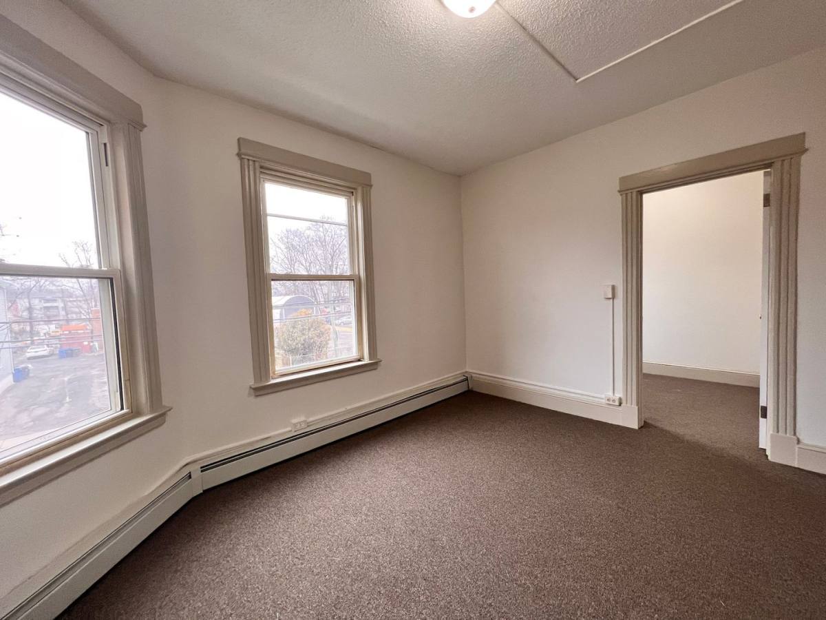 Apartment for rent at 35-37 Bond St, Hartford, CT 06114